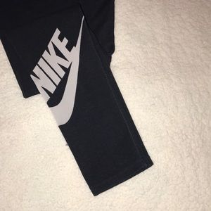 Nike Pants - Nike Leggings Nike Pants - Nike Leggings
